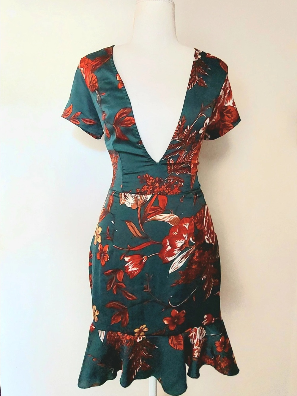 PrettyLittleThing Teal & Rust Floral V-Neck Midi Dress